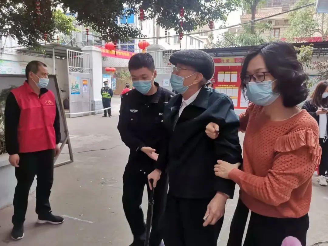 市公安局積極協助各鎮街做好疫情防控工作