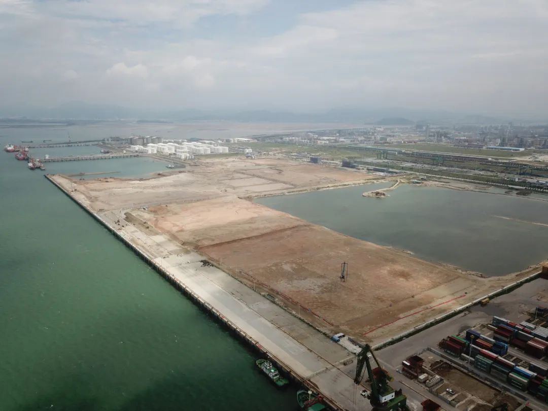 江陰港區(qū)6號(hào)7號(hào)泊位擴(kuò)能工程初步設(shè)計(jì)通過(guò)專(zhuān)家評(píng)審