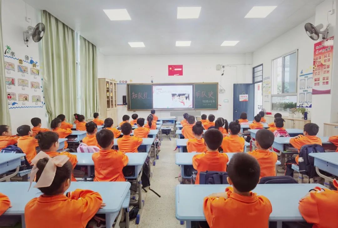 龍江街道霞樓村鄉賢捐資助學獻愛心