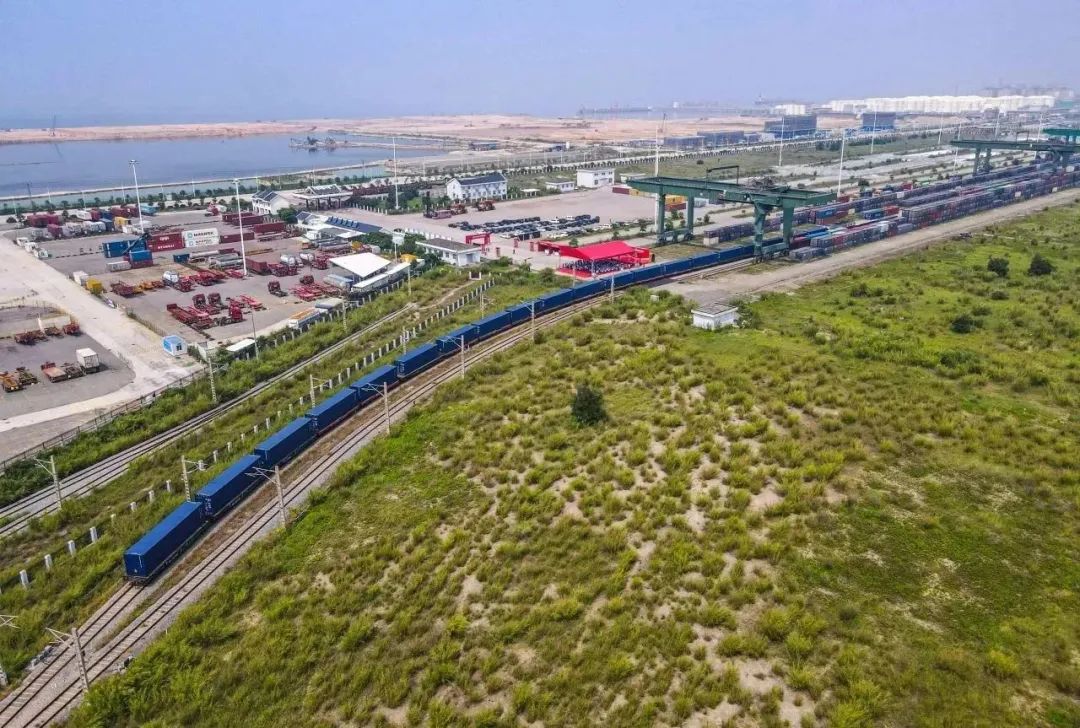 江陰港區(qū)海鐵聯(lián)運量首次突破6萬標箱