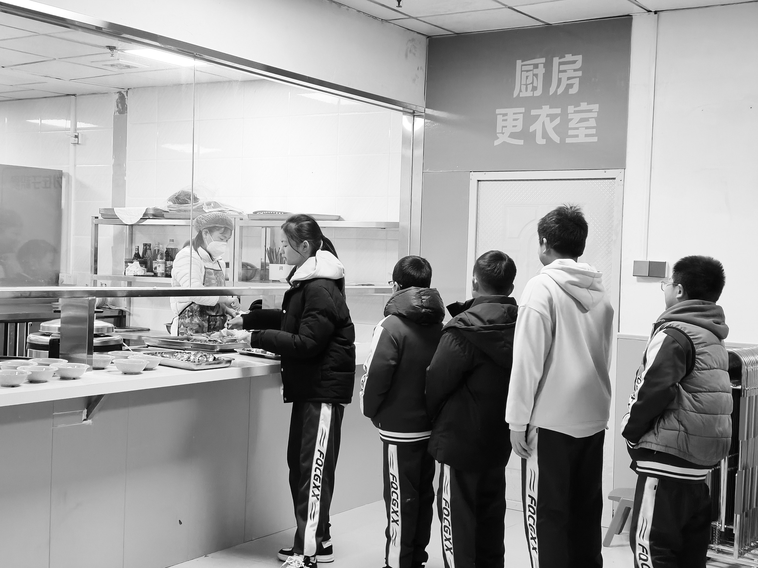 我市積極倡導“光盤行動” 市民文明用餐蔚然成風