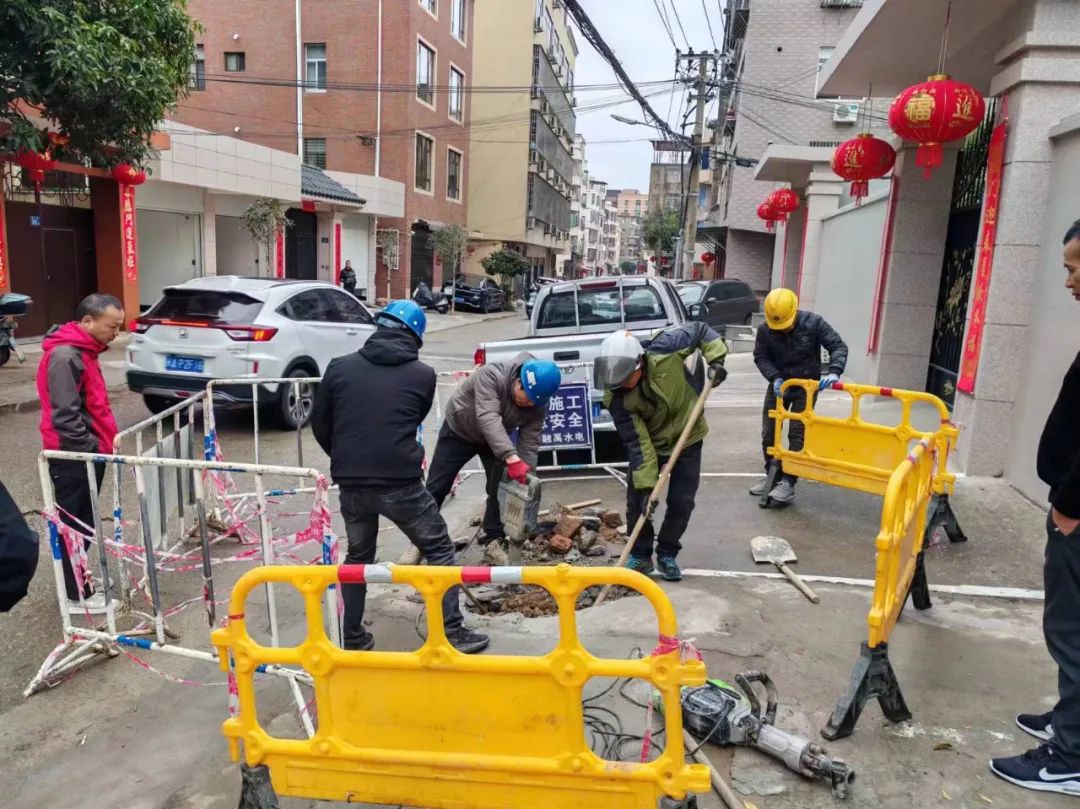 福清水務公司解決老舊小區用水難題