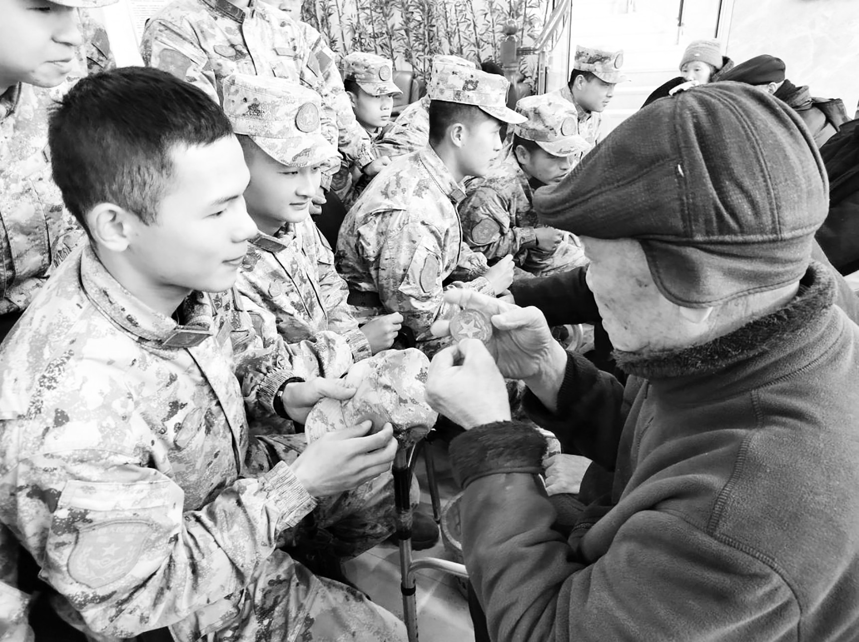 市退役軍人事務局（雙擁辦）與駐融部隊開展志愿服務活動