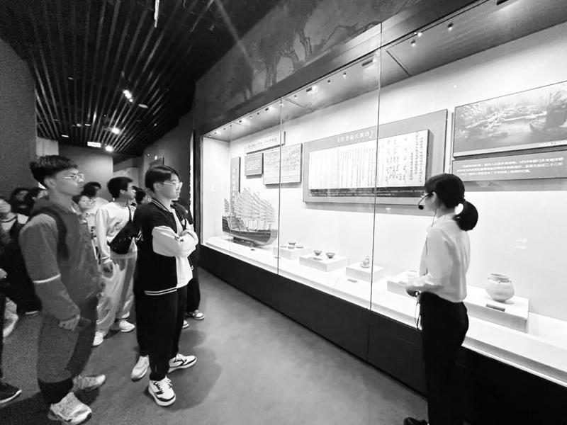 市人社局攜手福建技術師范學院開展大學生進企業研學活動 市人社局攜手福建技術師范學院開展大學生進企業研學活動